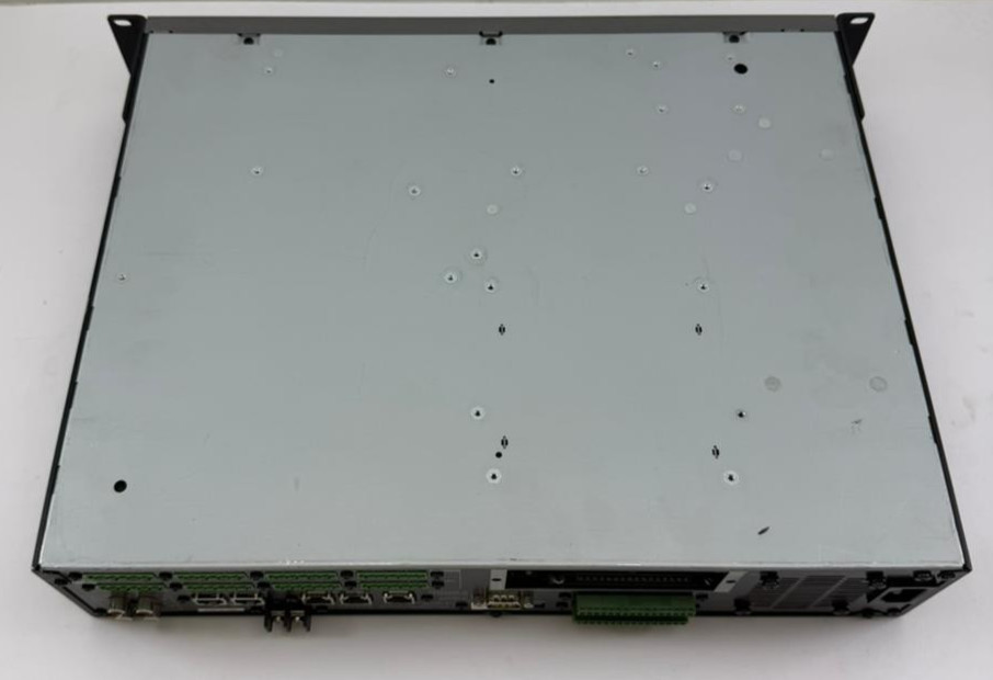 YAMAHA MRX7-D SIGNAL PROCESSOR *POWERS ON-WORKING*