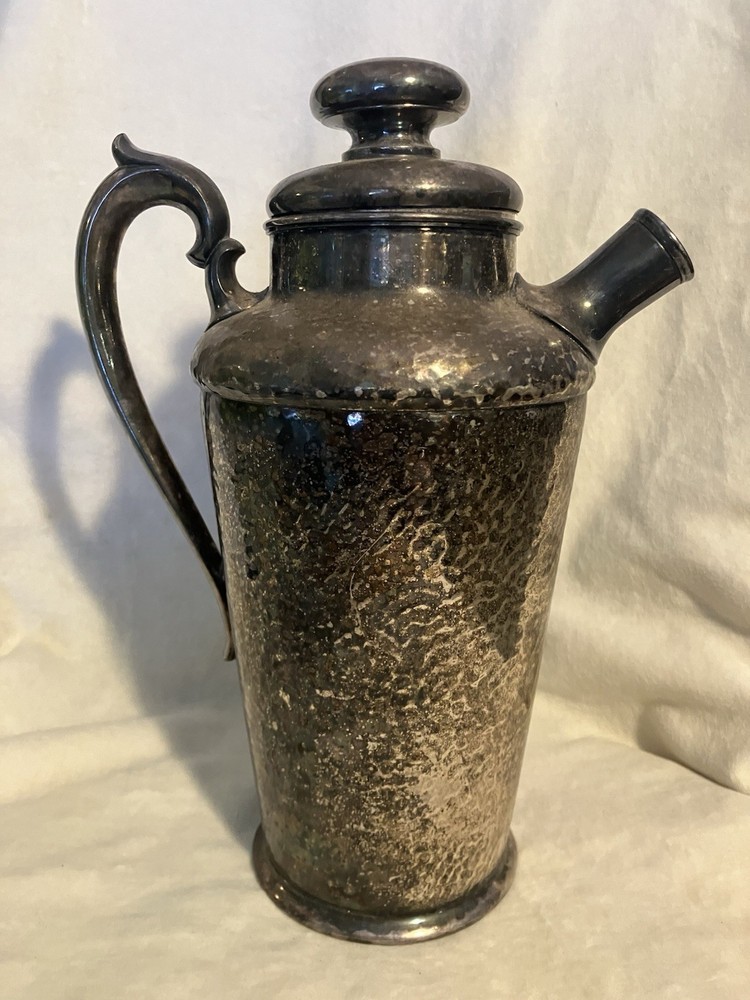 Meriden Hammered Texture Silver Plate Cocktail Shaker 48oz Pitcher Vintage 313