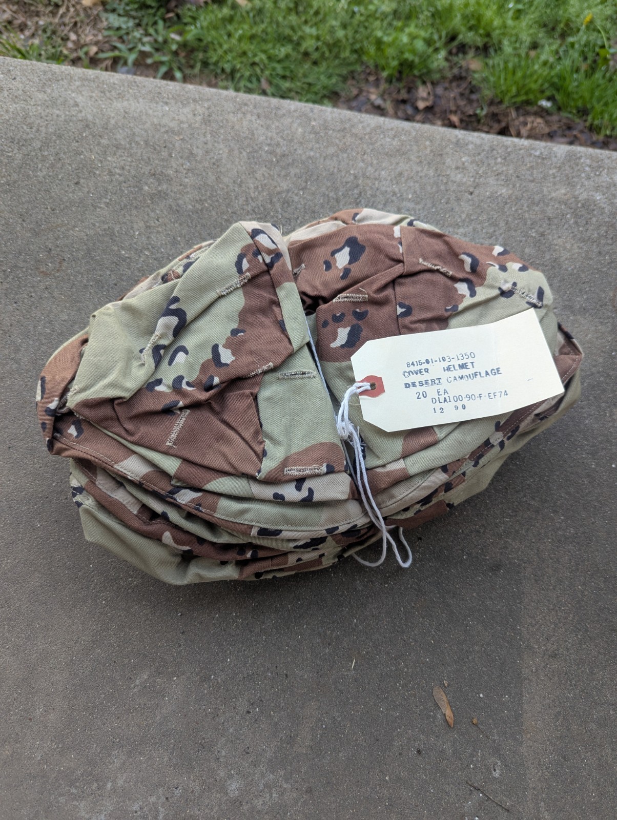 (1) NOS US chocolate chip desert camo helmet cover for PASGT. Medium / Large