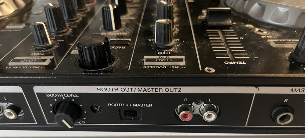 Pioneer DDJ-SR Digital DJ Controller Comes With Extras please read description