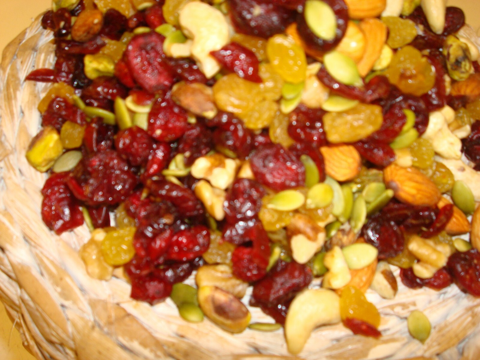 Omega-3 Deluxe Mix Cranberries Raisins Cashews Walnuts Almonds Pistachio Pecan