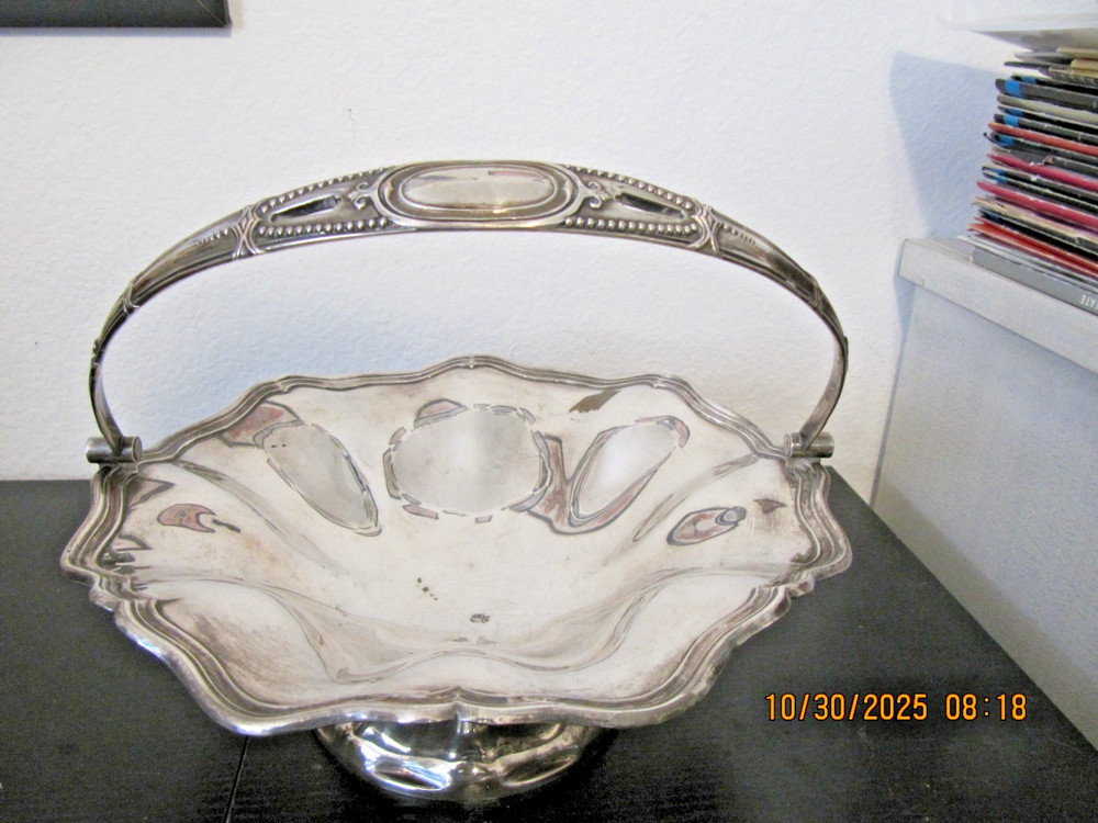 Vintage EPNS  Silver Plated  Pedestal fruit basket