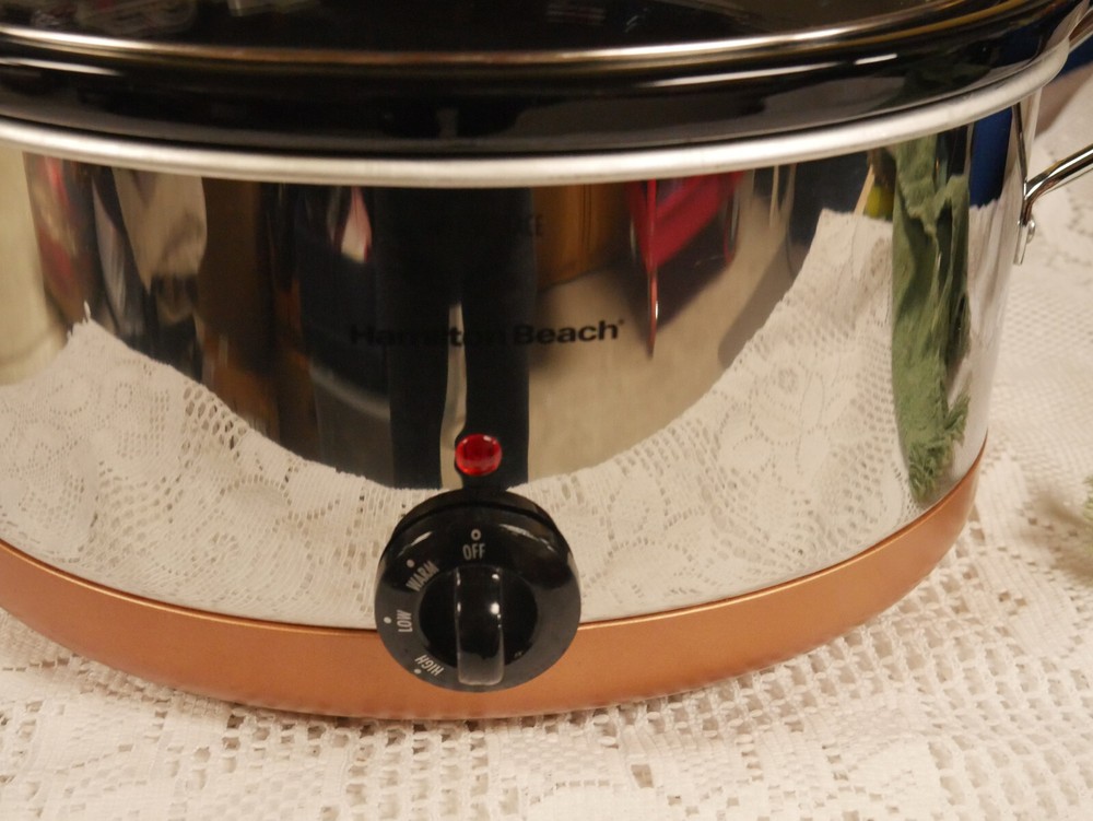 HTF EUC 5.5 QT. HAMILTON BEACH CROCKPOT MODEL 33064 MINT CONDITION VERY CLEAN.