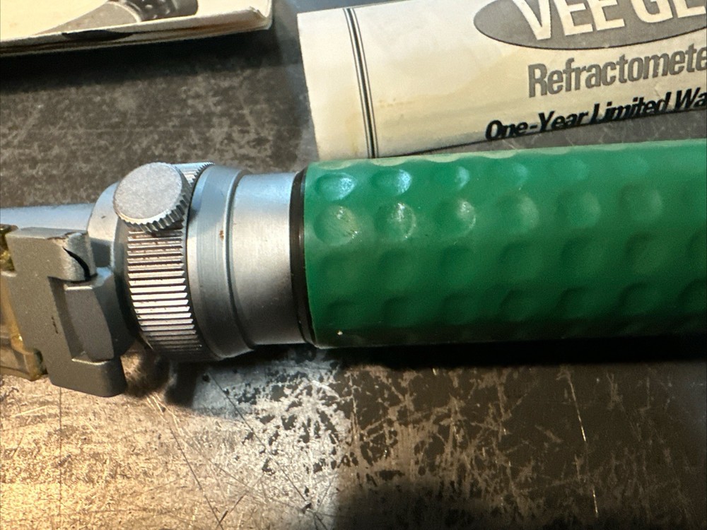 Vee Gee Refractometer Model: BX-20 Serial # 015396 In Pouch