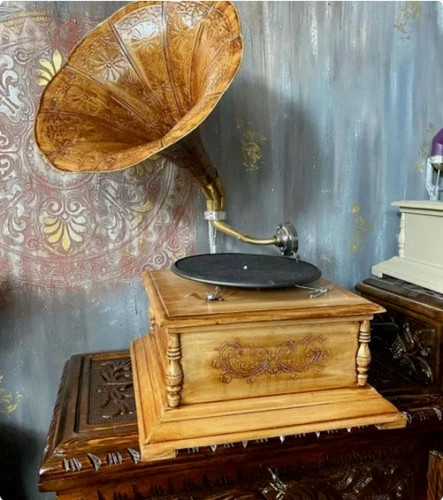Antique Gramophone, Fully Functional Working Phonograph, win-up record player