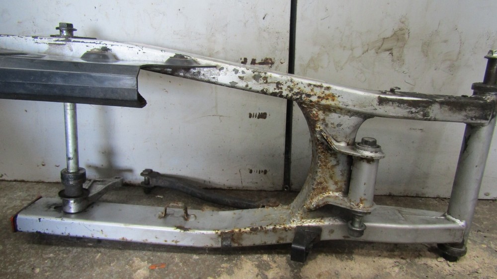 Suzuki gsx750f swingarm & spindles complete