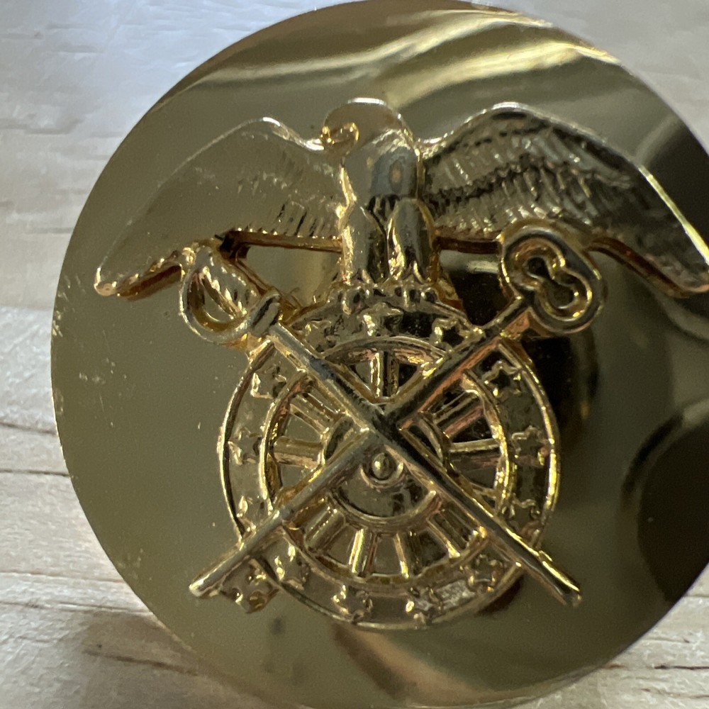 US Army Quartermaster Metal Pin Pinback Militaria Eagle Sword Key