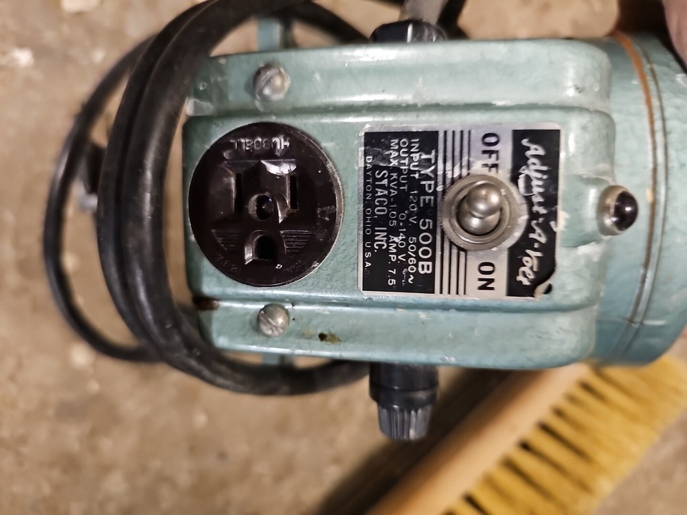 Staco Inc. Standard Electrical Type 500B Transformer Adjust-a-Volt input 120v ou