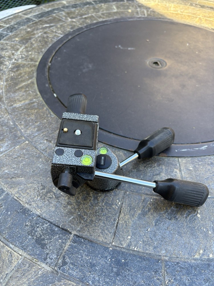GITZO  Tripod Pan Tilt Head Quick Release