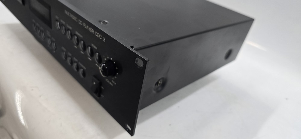 Bogen CDC 3 Three Disc Compact Disc Rack Mount CD Player - TESTED - EB-18809