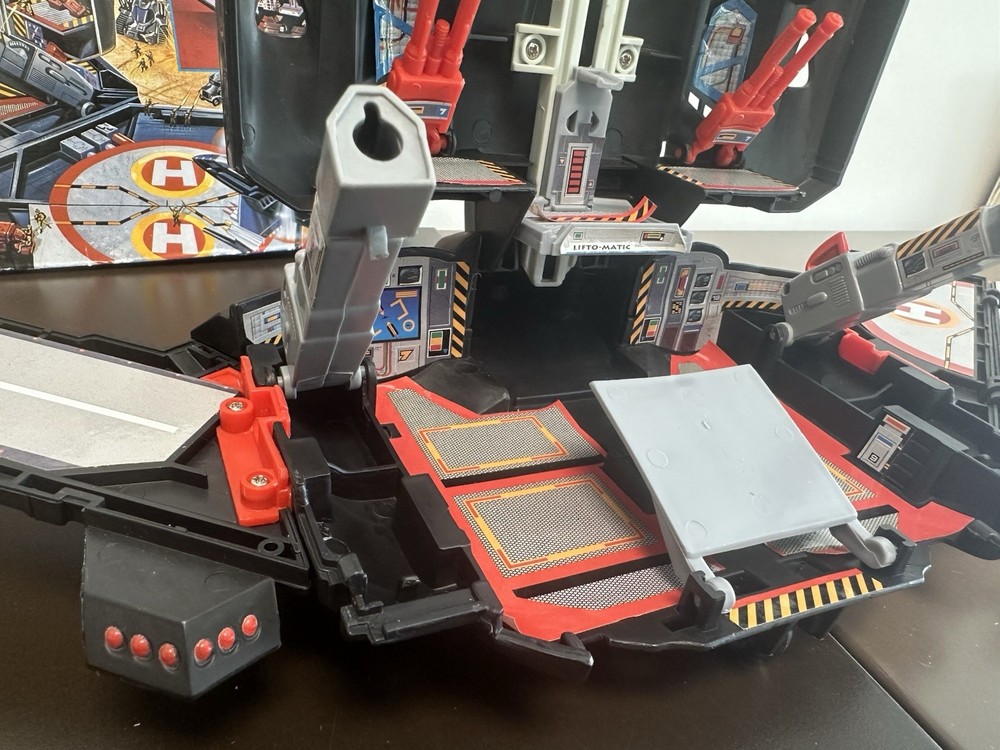 Micro machines Falcon Wing Skybase boxed play set 1995