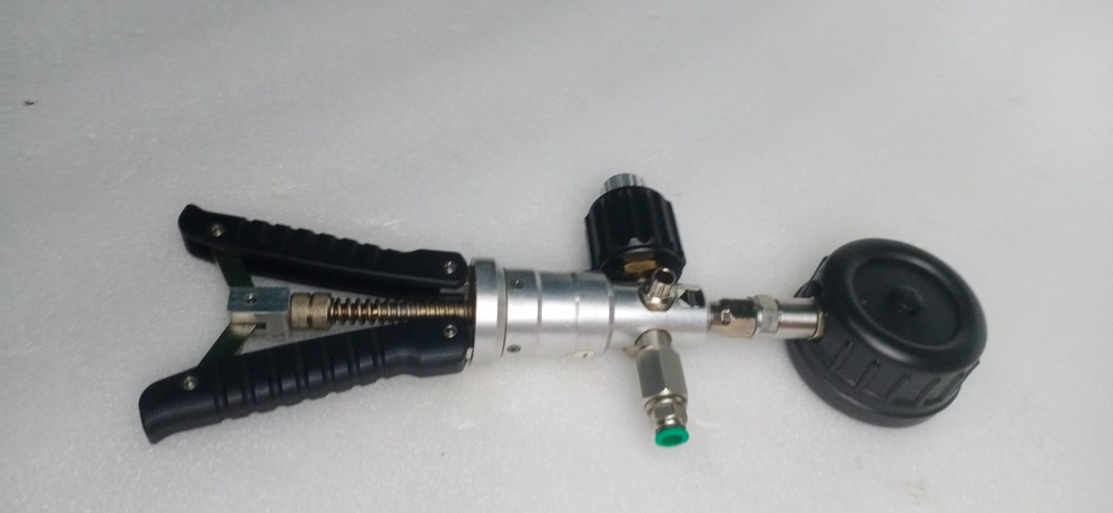 SI Pressure TP1 Hand Held Test Pump