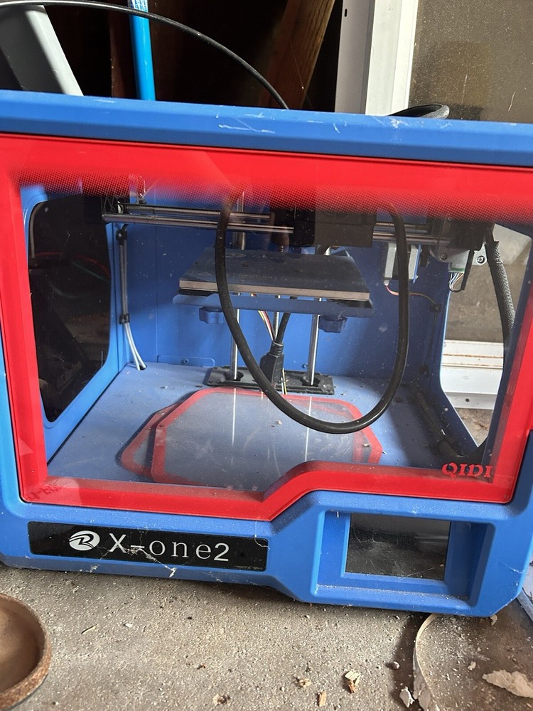 3D Printer For 300$ and It Old.
