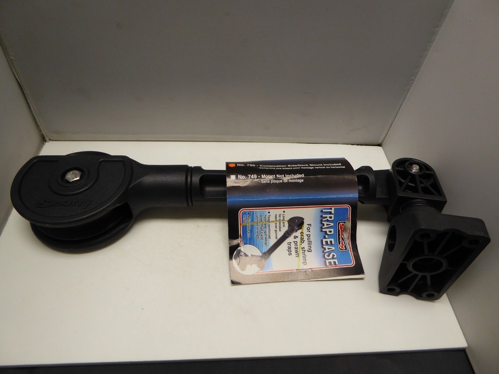 Scotty #750 Trap-Ease Trap Roller w/ #241 Side / Deck Mount