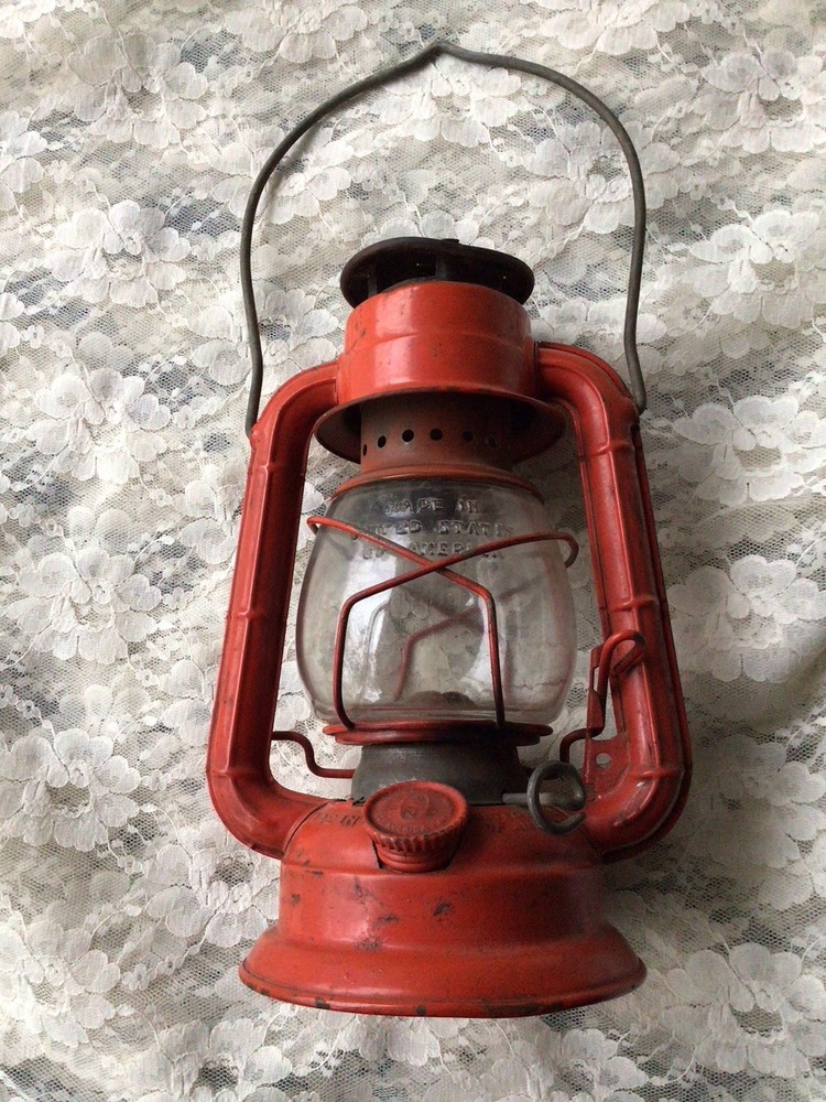 Dietz Red Comet Glass Globe Vintage Kerosene Lantern