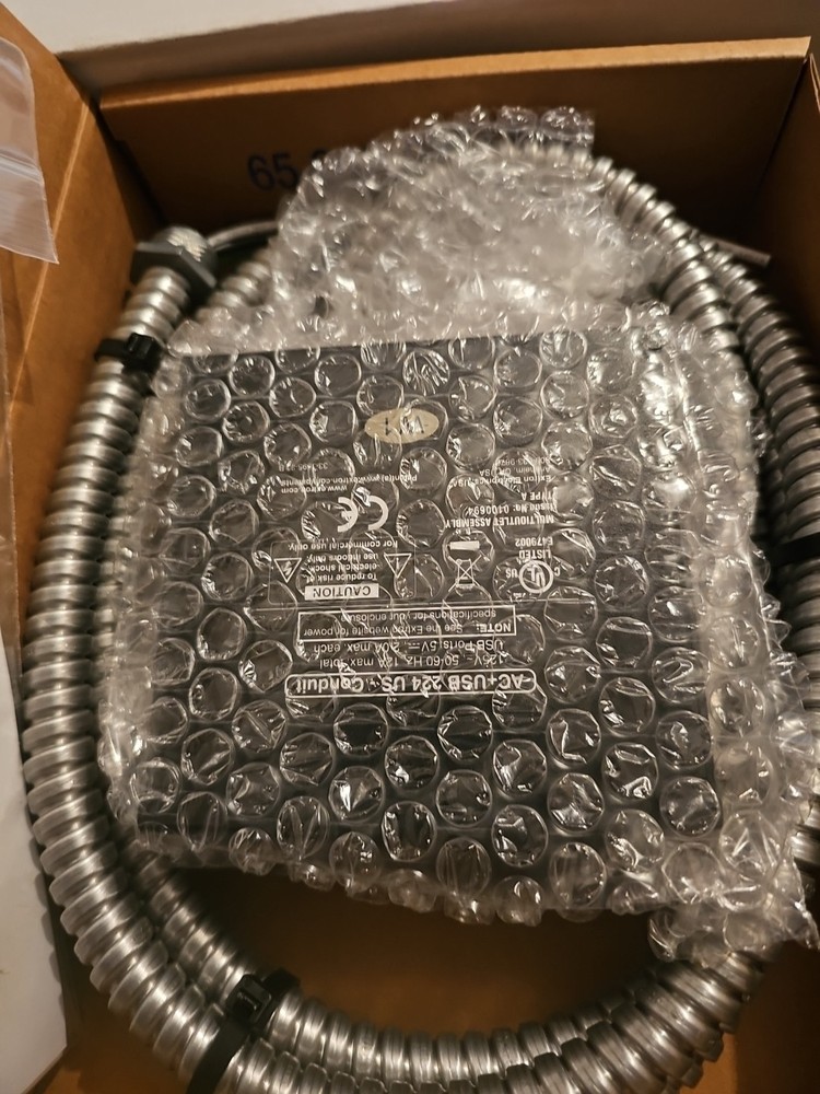 Extron AC+USB 224 US Conduit 60-1697-20