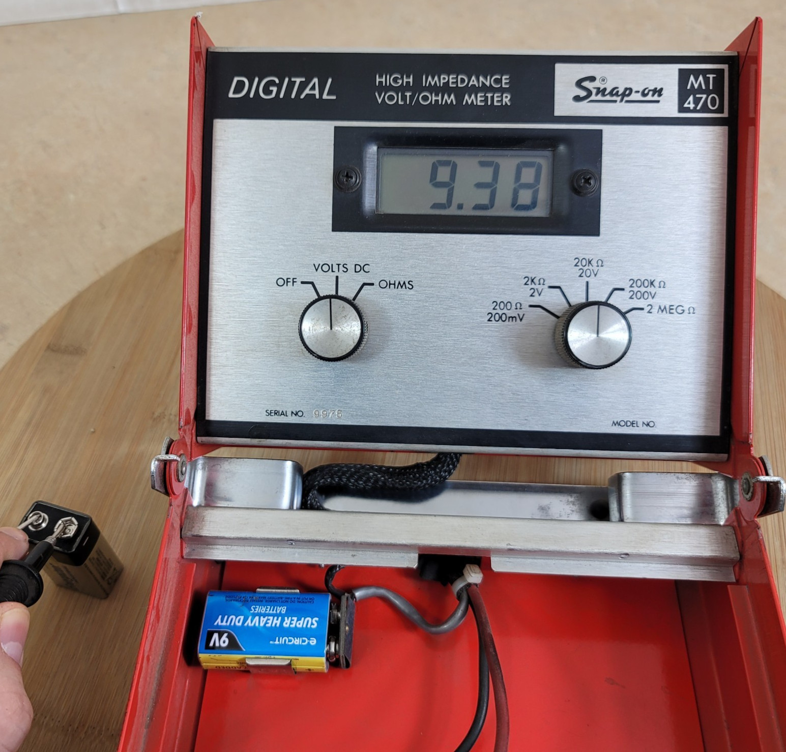 Snap-On MT 470 Digital High Impedance Volt & Ohm Meter - Red