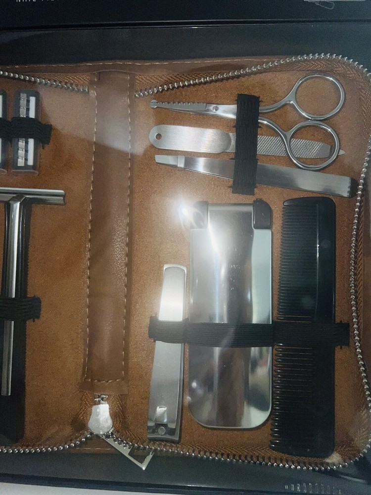 BAIN X MILLER Men’s Grooming Kit With Tools