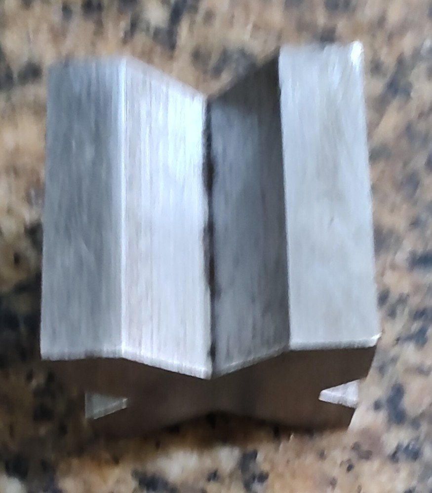 🗽1-1/4" SQUARE V BLOCK