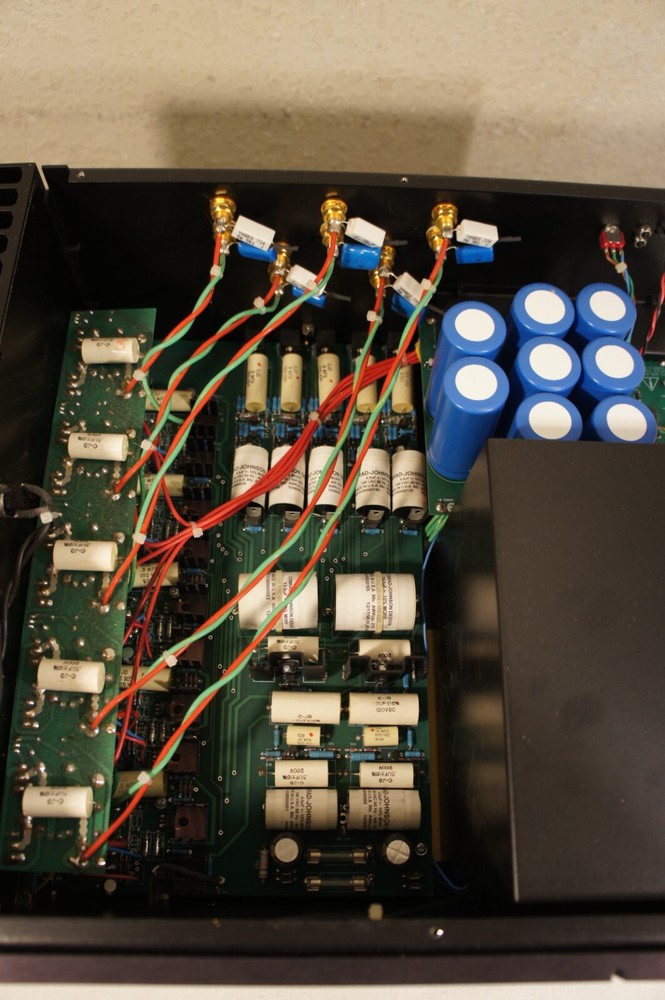 CONRAD JOHNSON MF-5600 POWER AMPLIFIER