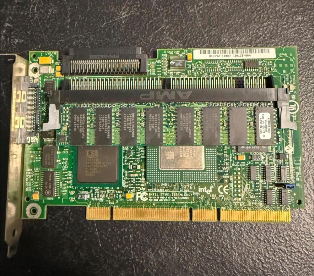 Intel A20135-004 SCSI Controller Card with Memory Module