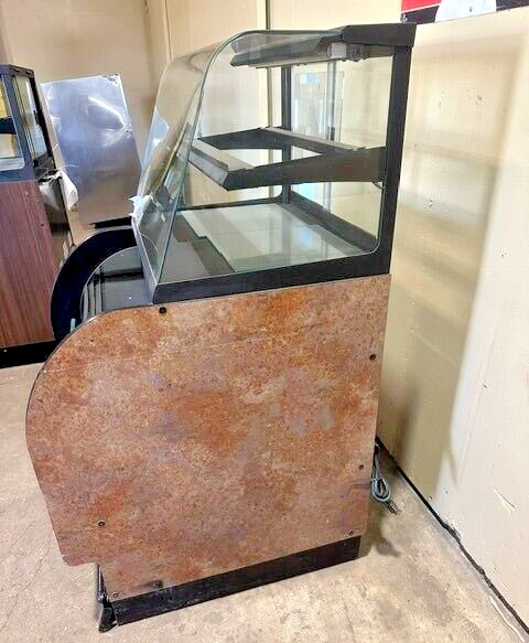 STRUCTURAL CONCEPTS OASIS BAKED GOOD DISPLAY W/REFRIGERATED BOTTOM DISPLAY CASE