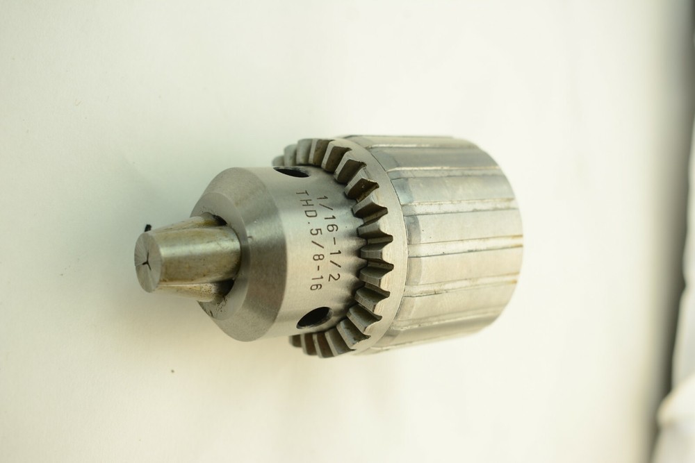 Rohm Key Type Drill Chuck 5/8"-16 NC Thread, 1/16" - 1/2" Clamping range THD