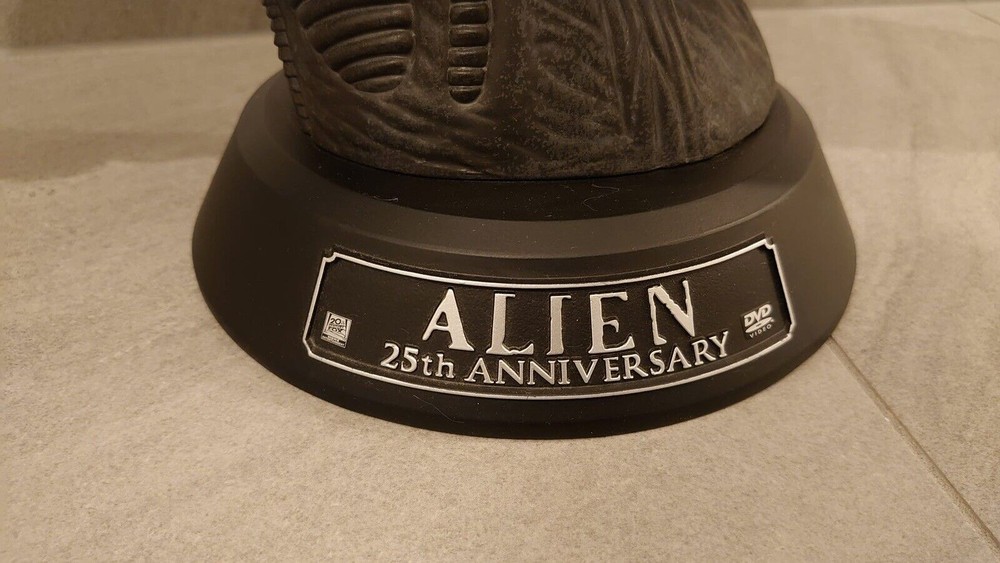 Alien Bust Limited 25th Anniversary Edition
