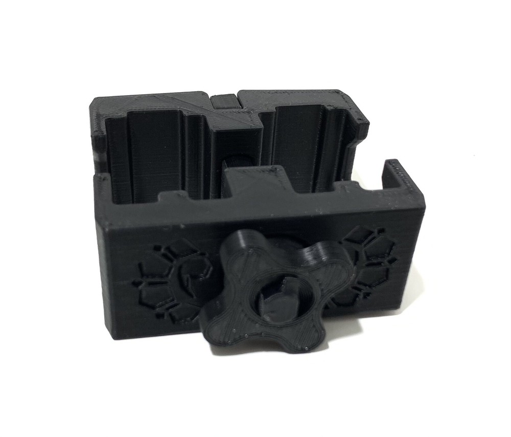 Scorpion Compatible link dispenser clamp