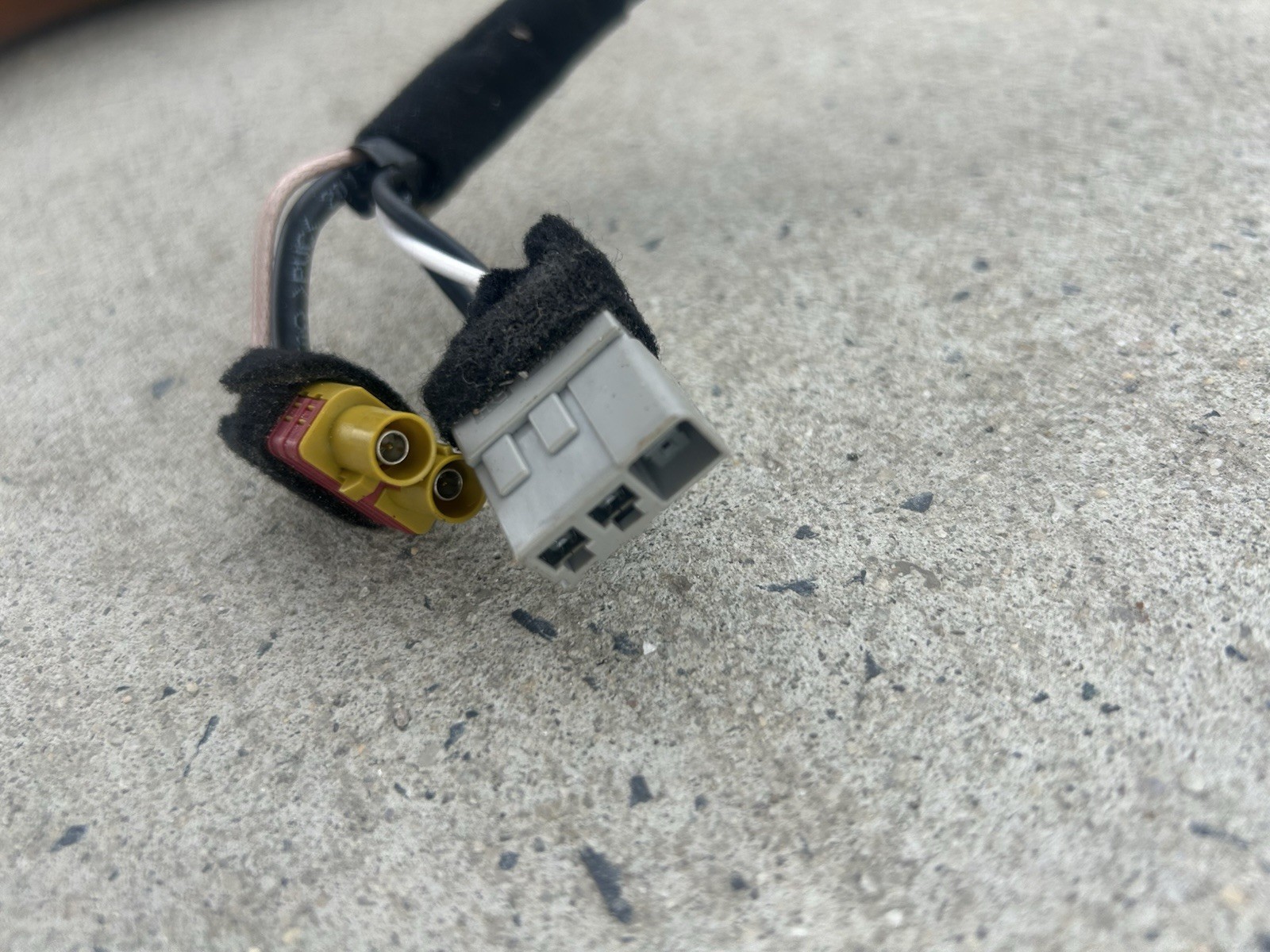 Genuine Hyundai Wiring Assembly - Front (Part No.: 91151-4R020)