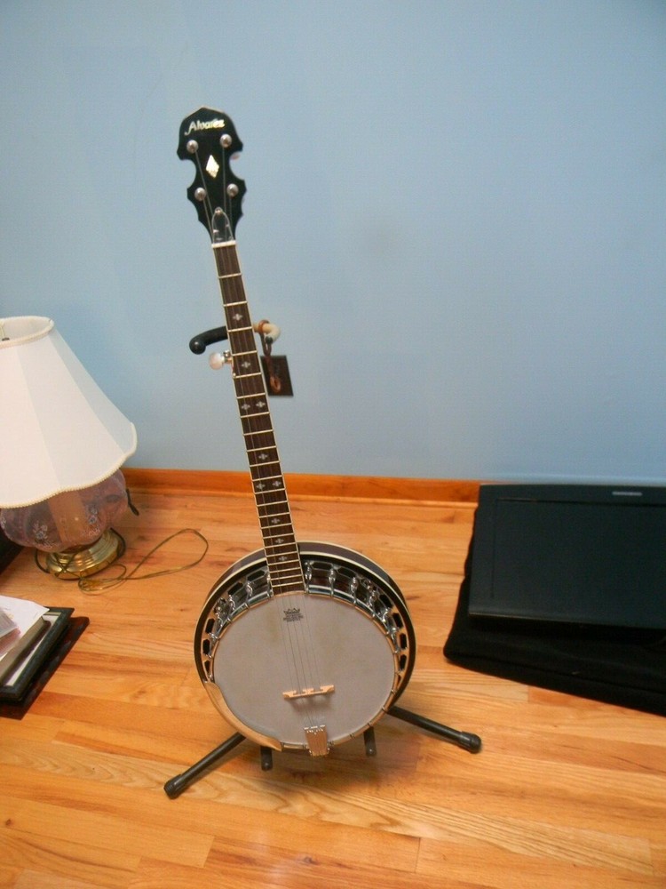 IBANEZ BANJO