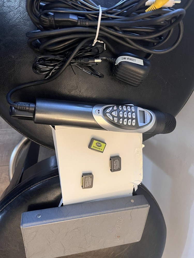 Lead singer Microphone (no sound)