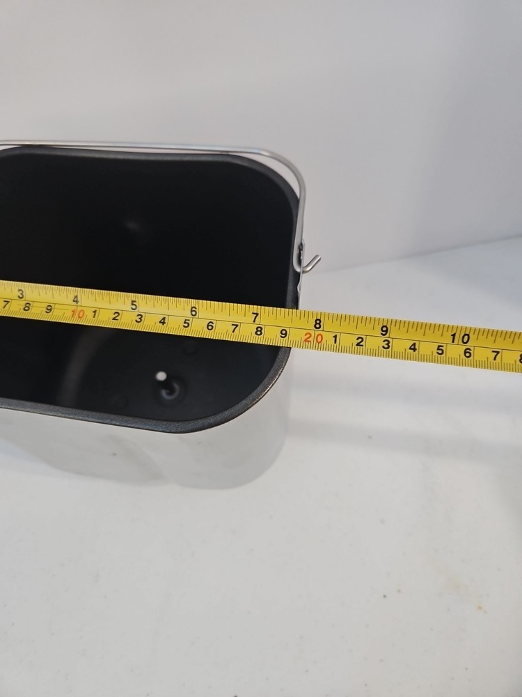 Sunbeam Model 5891 Bread Maker Machine Pan NO PADDLE Good Condition Replacement