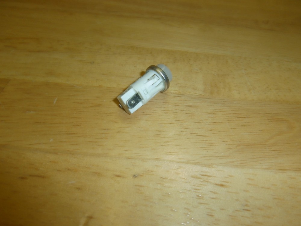 IDI 1050QC WHITE INDICATOR PANEL LAMP 105-125VAC,NOS