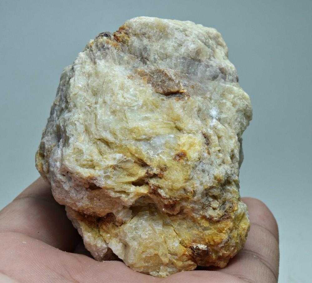 Fluorescent Phosphorescent Slight Color Change Hackmanite with Winchite 281 gram