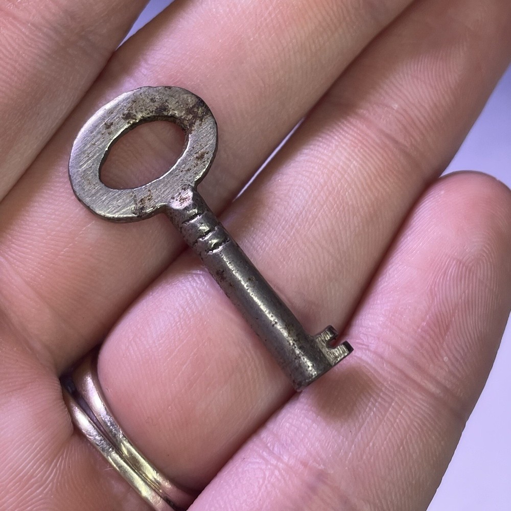 1 3/8" Antique Skeleton Key Cellar Lock Latch Architectural Hardware Clock