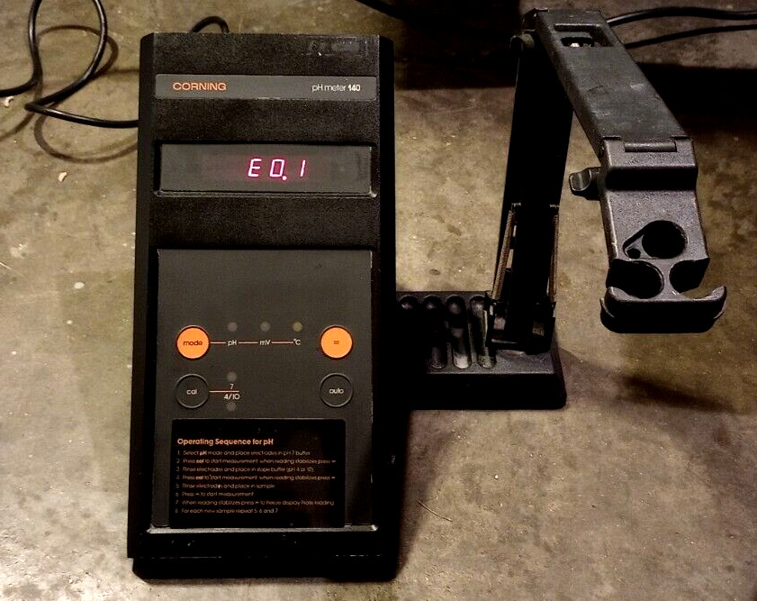 Corning pH Meter 140 Digital Laboratory Device