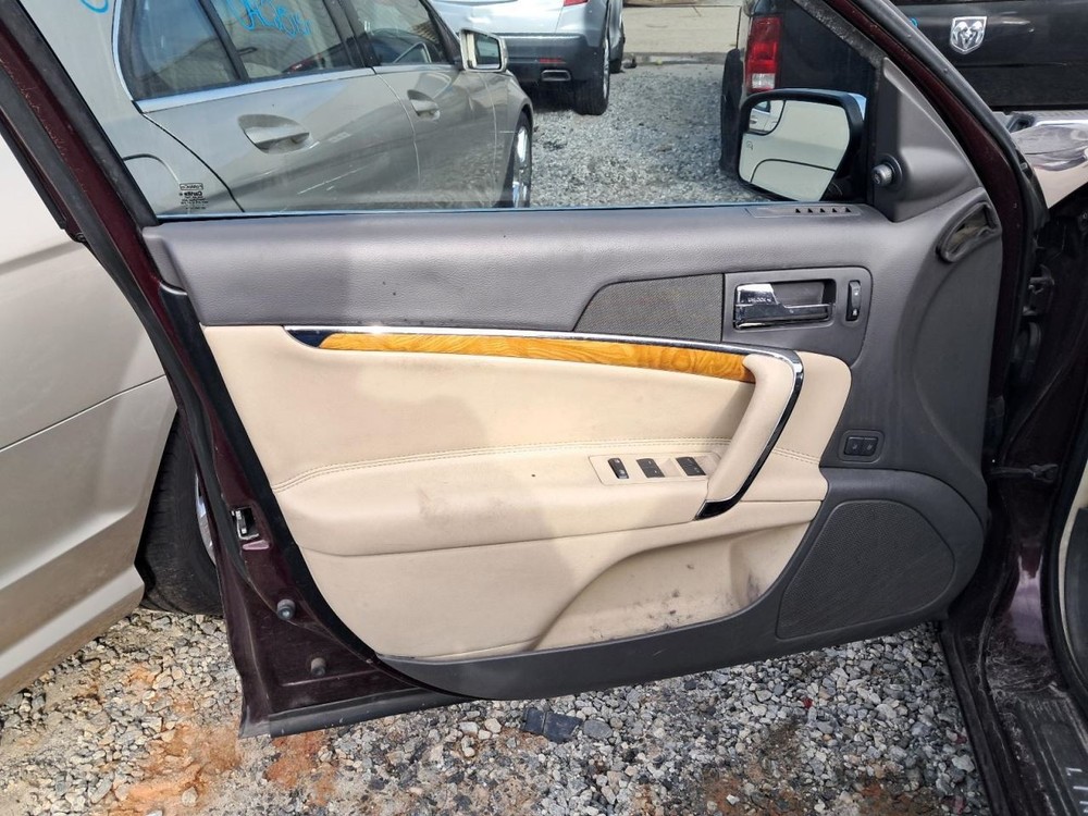MKZ 2011 Glove Box 4902259