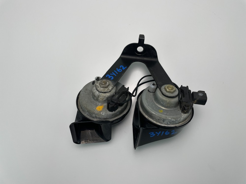 2006 DODGE CARAVAN LOW & HIGH NOTE TONE HORN OEM