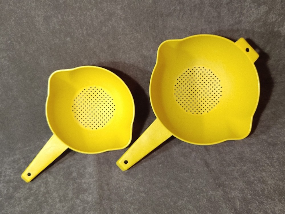 Vintage Tupperware #1200 1Qt & #1523 2Qt Colanders Strainers YELLOW