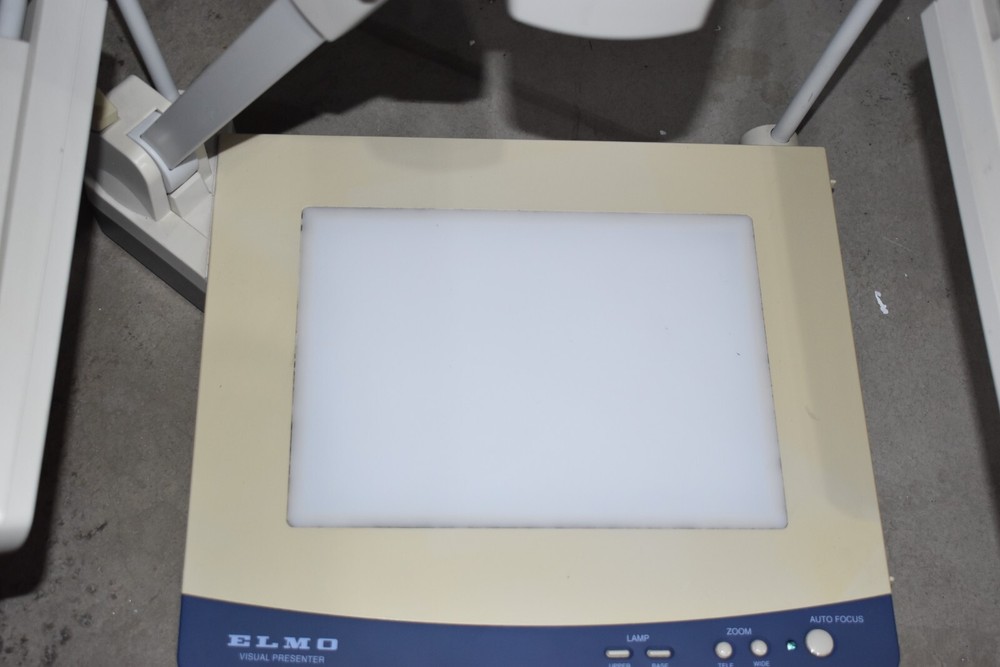 Elmo EV-4400AF Visual Presenter Zoom Overhead Document Camera Working