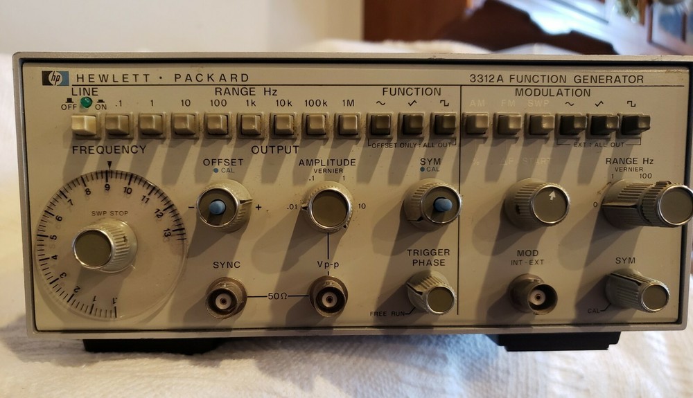 Hewlett Packard HP 3312A Function Generator 13 Mhz Dual Main & Modulation Unit
