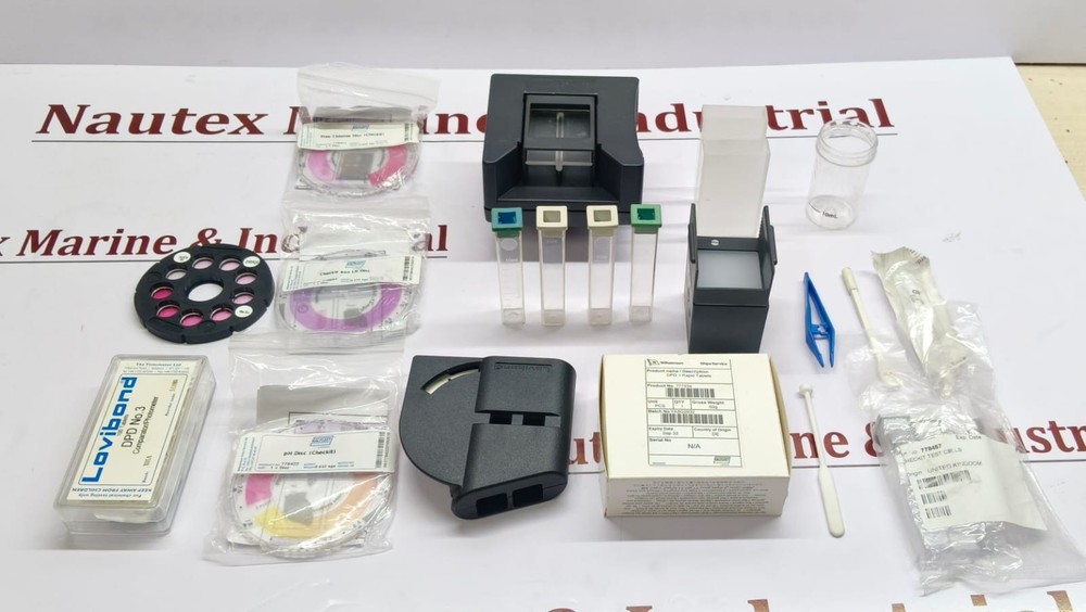 LOVIBOND COMPARATOR 2000 WITH DISC TEST KIT