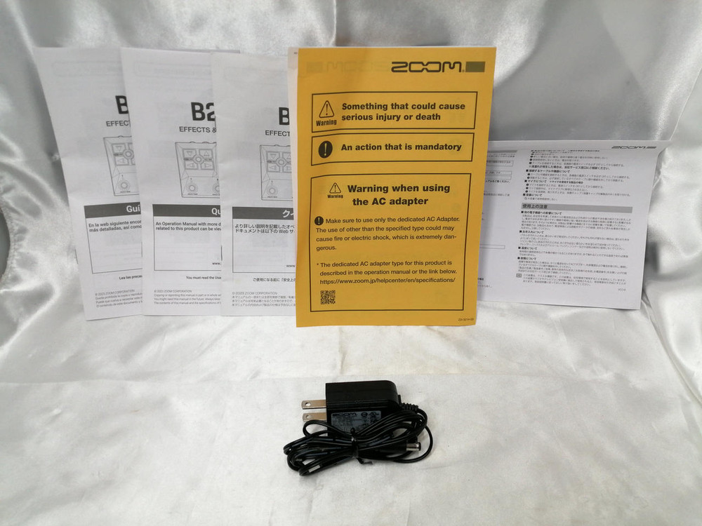 Zoom B2 Four Multi Effects Processor for Bass good condition with BOX JP USED