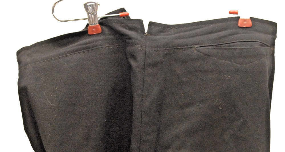 ID'd WWII U.S. NAVY CRACKER JACK UNIFORM, HAT, BELT, DOG TAG, PHOTO'S, CARDS