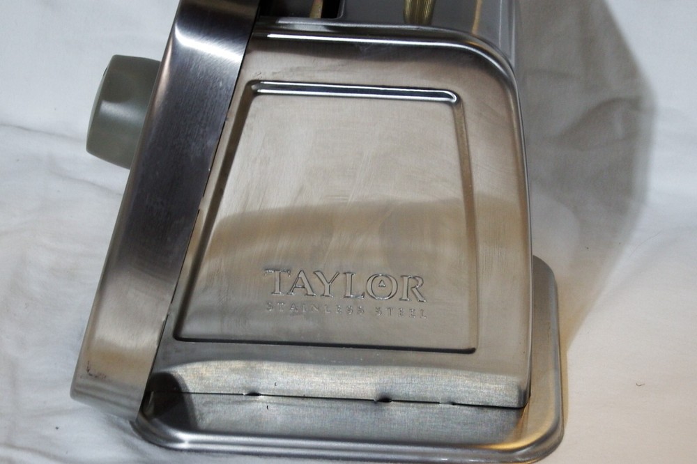 Taylor 32 oz Mechanical Dial Portion Control Scale with Removable Platform