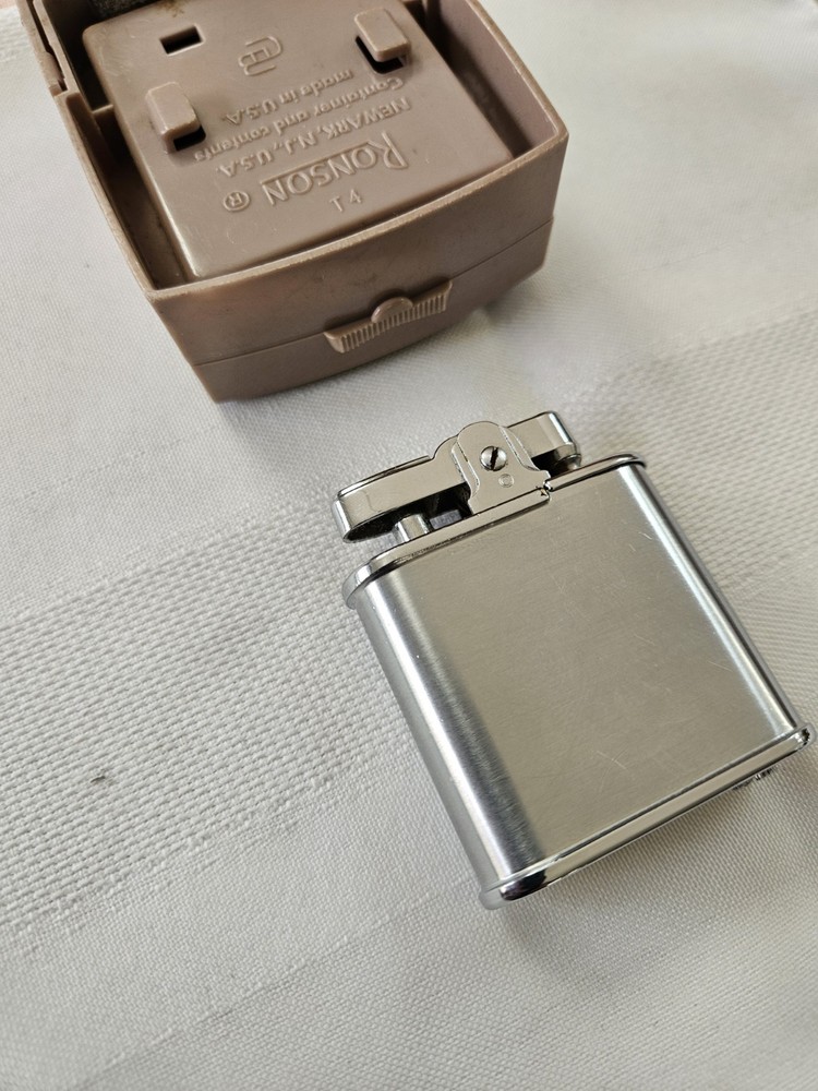 Vintage Ronson Whirlwind Lighter