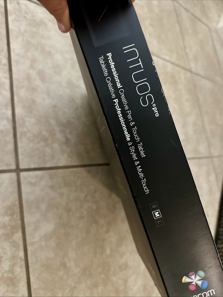 Wacom Intuos Pro Medium Digital Graphic Drawing Tablet - Black