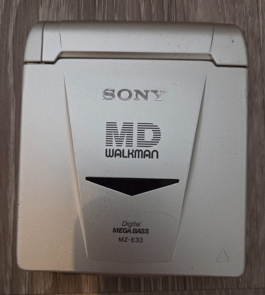 Sony Walkman MiniDisc Player MZ-E33 - Silver - Tested - PLEASE READ