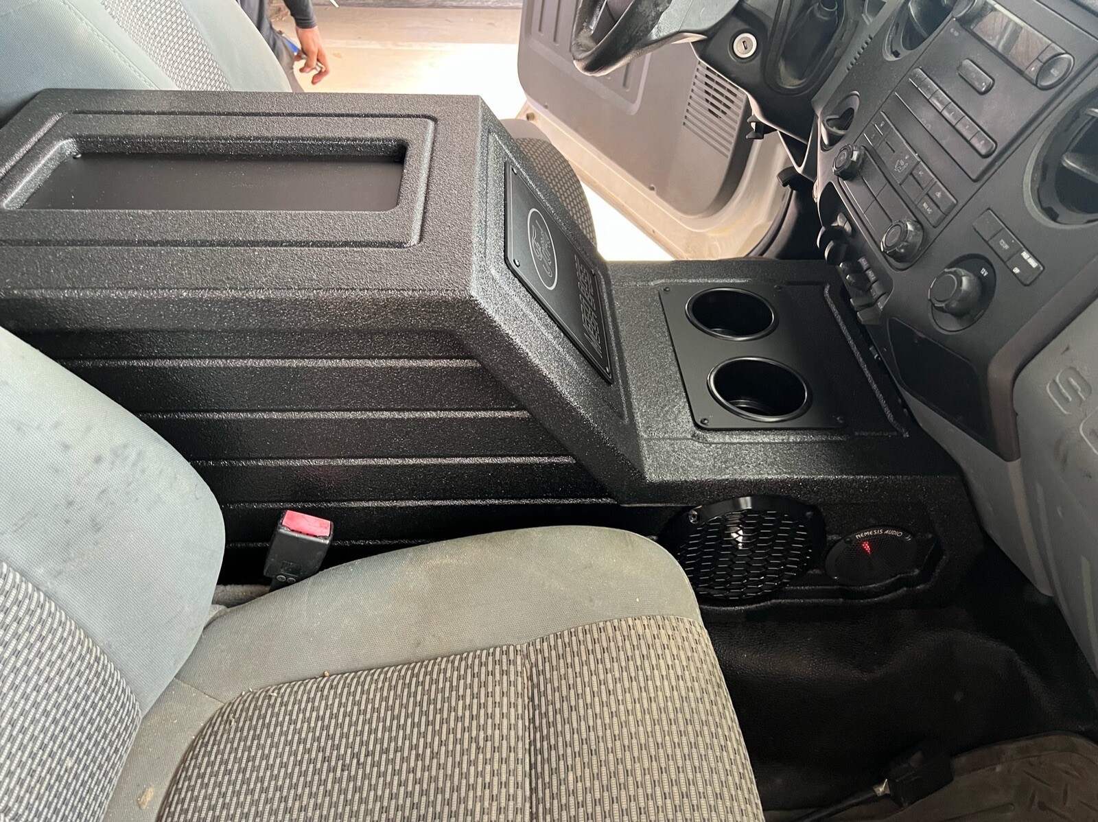 Ford F-250 08-16 Center Console Subwoofer Box Speaker Box 12” Woofer Ported